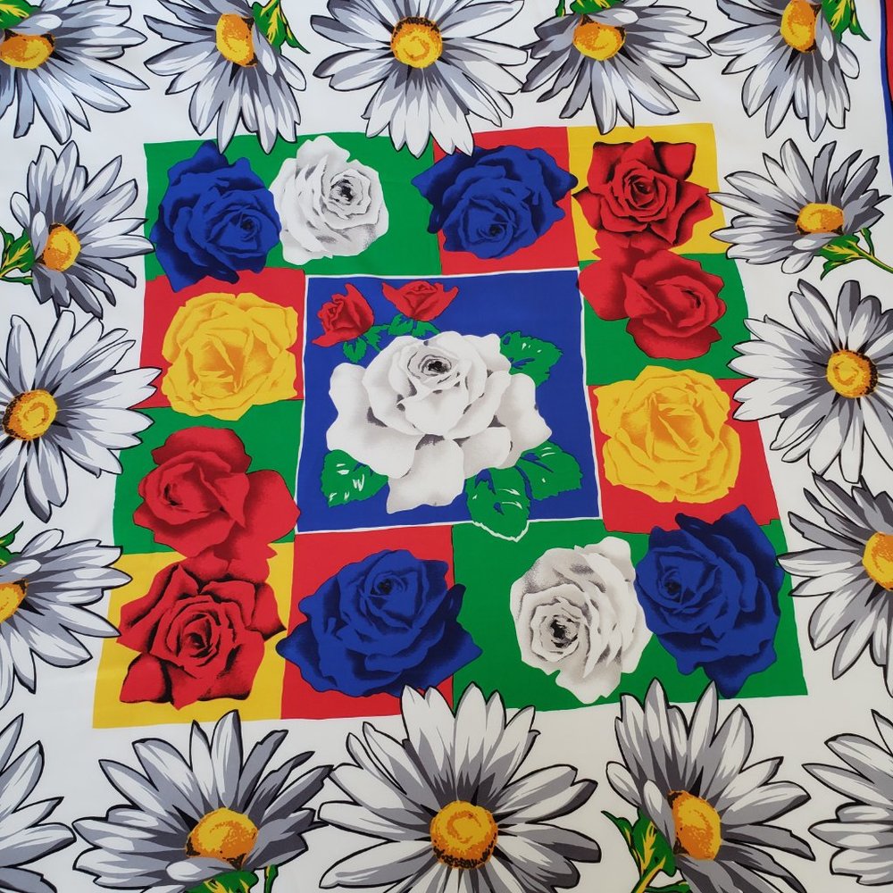 Vintage Unknown Designer Roses Daisies Flowers Scarf 34x34 Silk 1990s Y2K